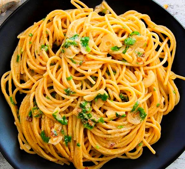 Fideos con ajo y Aceite de Oliva